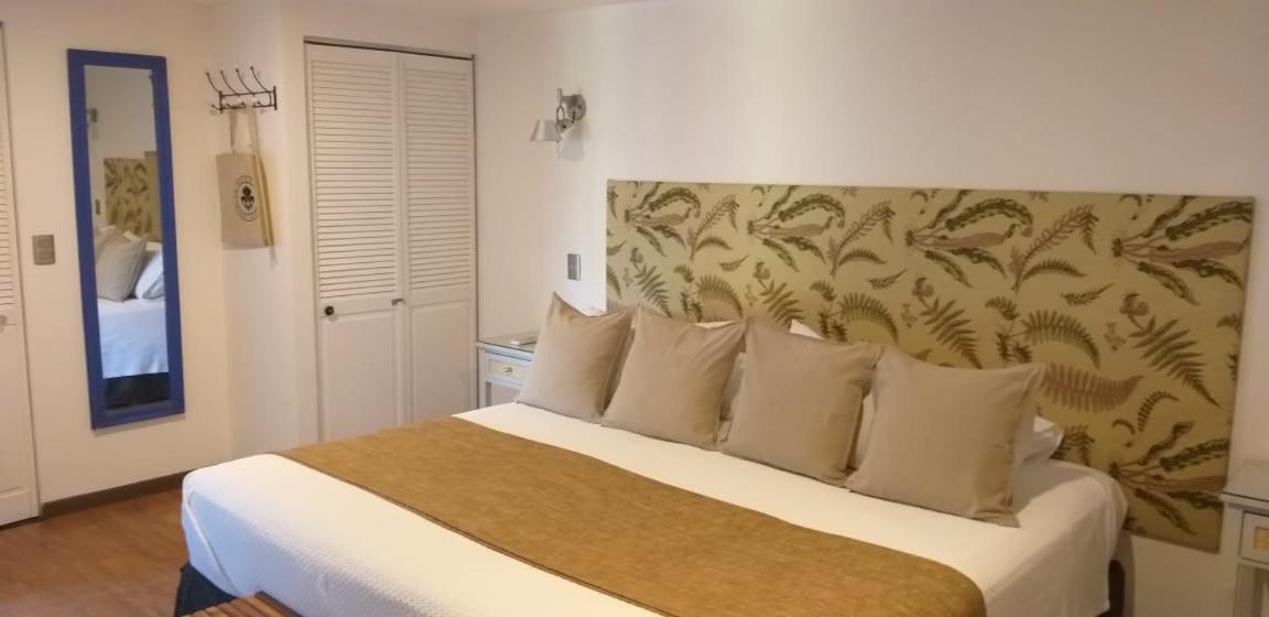 هانجا روا Hotel Boutique La Perouse المظهر الخارجي الصورة